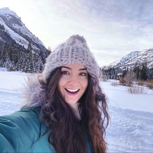 Meet your Posher, Valeria